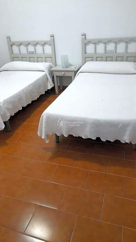 FOR RENT: 3-Bedroom Apartment in Los Cristianos - Photo 2