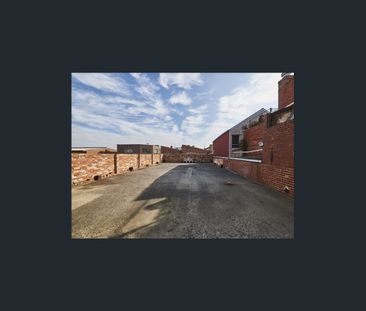 Inner City Living! - Photo 4