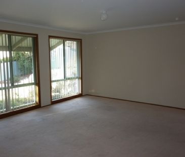 3 Bedroom Townhouse in Jerrabomberra - Photo 2