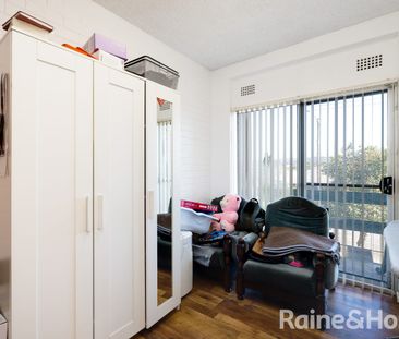 TWO BEDROOM UNIT IN A QUIET COMPLEX - Photo 4