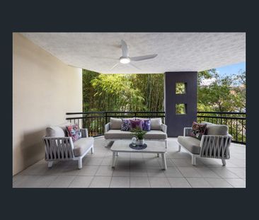 Luxe Apartment with large floorplan and extra large wrap-around bal... - Photo 3