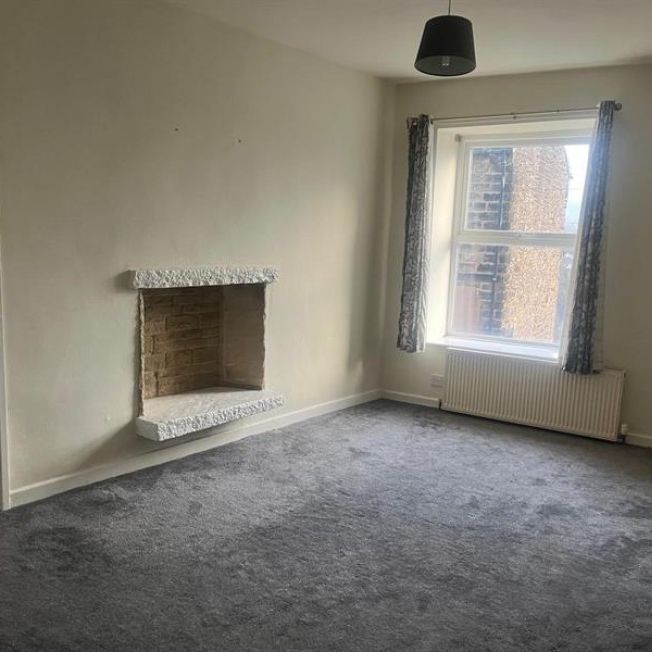 2 Bedroom Terraced To Let - Photo 1