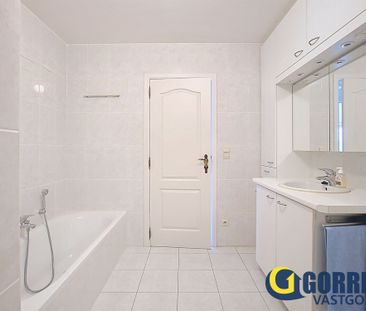 Ruim en lichtrijk appartement met 2 slaapkamers in Heist-op-den-Berg - Photo 3