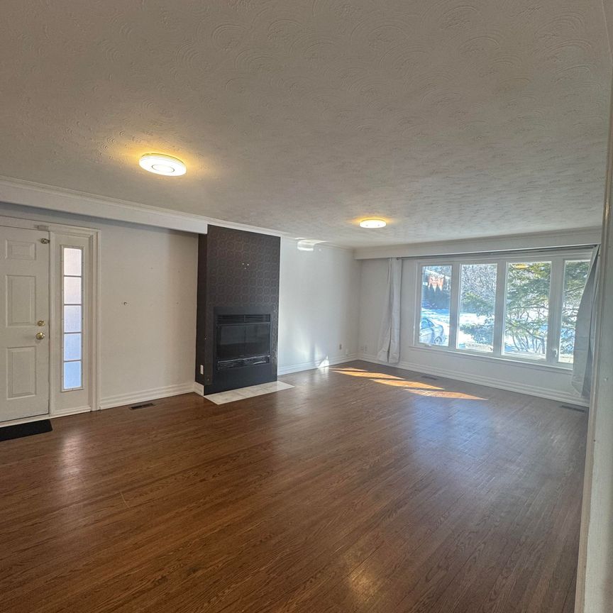 For Lease - 12 Caines Avenue Unit# Main Flr, Toronto, Ontario - Photo 1