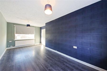 2 bedroom semi-detached house to rent - Photo 2