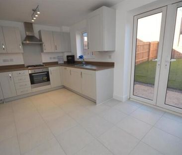 3 bedroom semi-detached house to rent - Photo 3