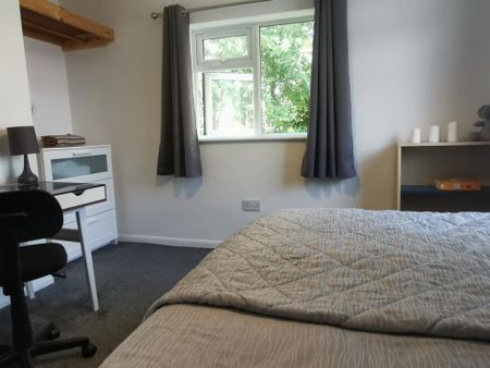 1 bedroom in a house share to rent - Photo 5