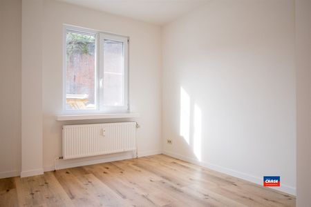 Gerenoveerd appartement met 2 slaapkamers en ruim terras - € 1.400 - Foto 5