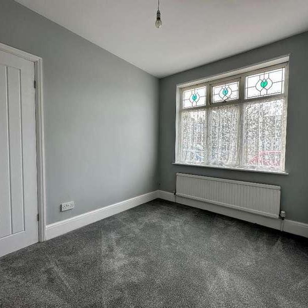 South Crescent, Southend On Sea, Essex, SS2 - Photo 1