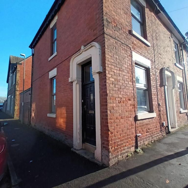 2 bedroom end of terrace house to rent - Photo 1