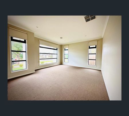 44 Coltan Avenue, Cobblebank, Vic 3338 - Photo 3