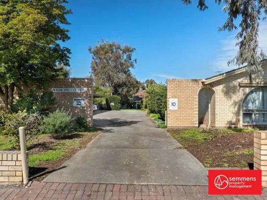 “2 BEDROOM UNIT - QUIET - GREAT LOCATION” - Photo 1
