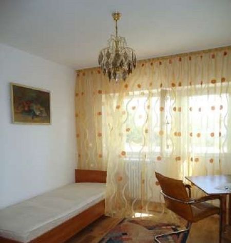 Apartment 3 rooms for rent downtown Iasi # code 262 - Photo 4