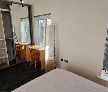 4 bedroom townhouse to rent - Photo 4