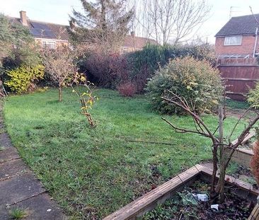 3 bedroom end of terrace house to rent - Photo 4