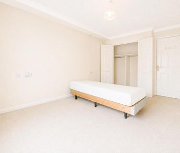 1 bedroom retirement property to rent - Photo 2
