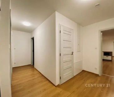Pronájem moderního, prostorného bytu 3+kk s lodžií a parkovacím stáním - Photo 2