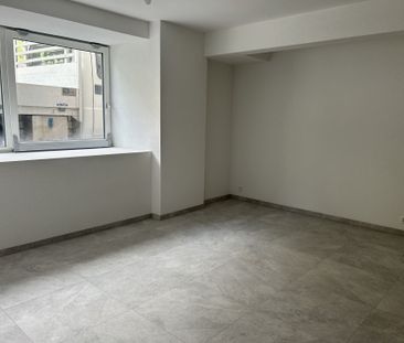 Lumineux appartement de 2.5 pièces entièrement rénové à Ardon - Photo 2
