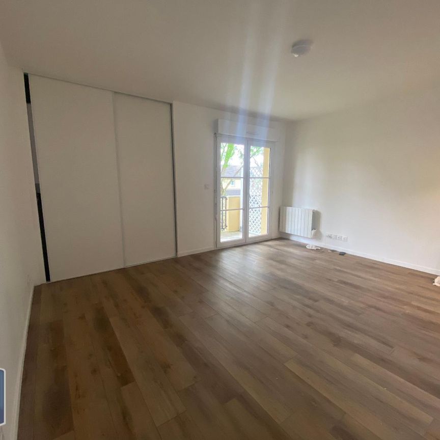 Location Appartement 1 pièce 26m² ST GERMAIN LES ARPAJON 91180 - Photo 1