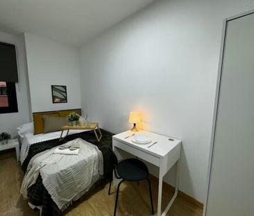 Calle de Vicente Blasco Ibáñez, Madrid, Community of Madrid 28050 - Photo 5