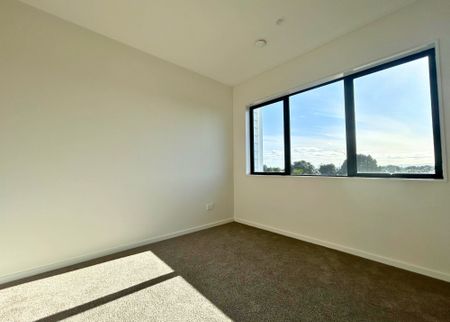 5 Bedrooms on Massey Rd - Photo 2