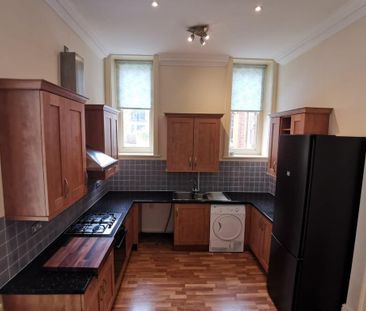 2 bedroom flat to rent - Photo 2