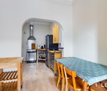 3 bedroom flat to rent - Photo 3