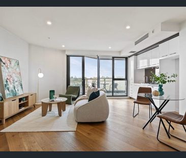 Sleek & Modern 1-Bedroom Apartment Overlooking Glenbervie Station - Photo 1