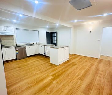 Modern 3 Bedroom, 2 Bathroom House – Easy Access to Public Transport - Photo 2