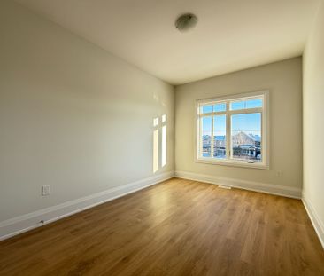 For Lease - 183 Seguin Street, Richmond Hill, Ontario - Photo 4