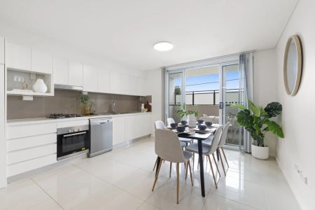 Elevated Ground Floor With Study In Ideal Location - Photo 3