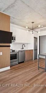 QUEEN WEST 2 BEDS 1 BATH HARD LOFT PARKING INCLD - Photo 3