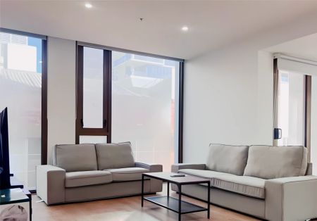 2b2b Second bedroom - Photo 2