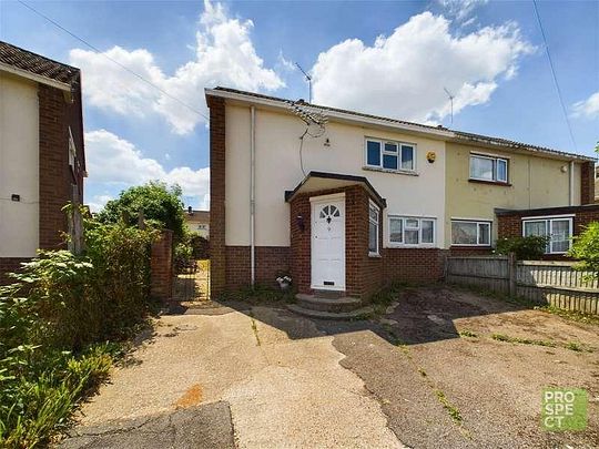 Wellhouse Road, Maidenhead, Berkshire, SL6 - Photo 1