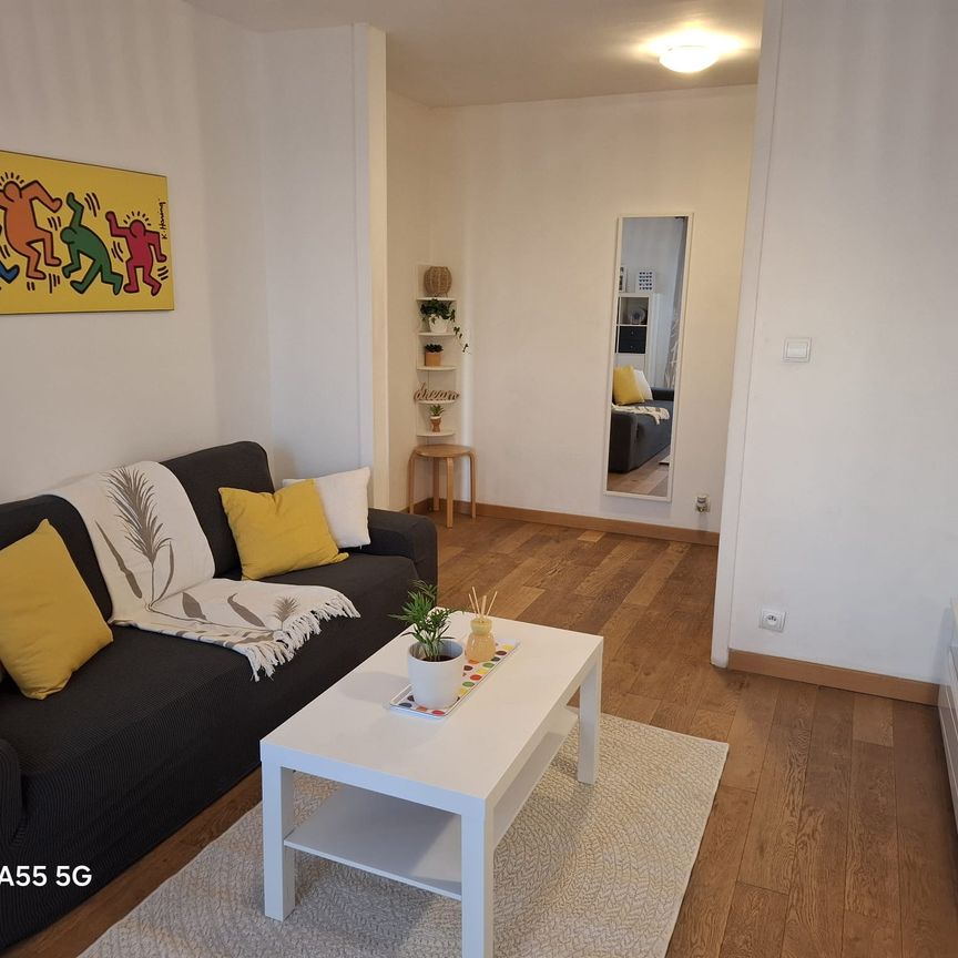 Location Appartement 4 pièces 69m² MARSEILLE 5ème - Photo 1