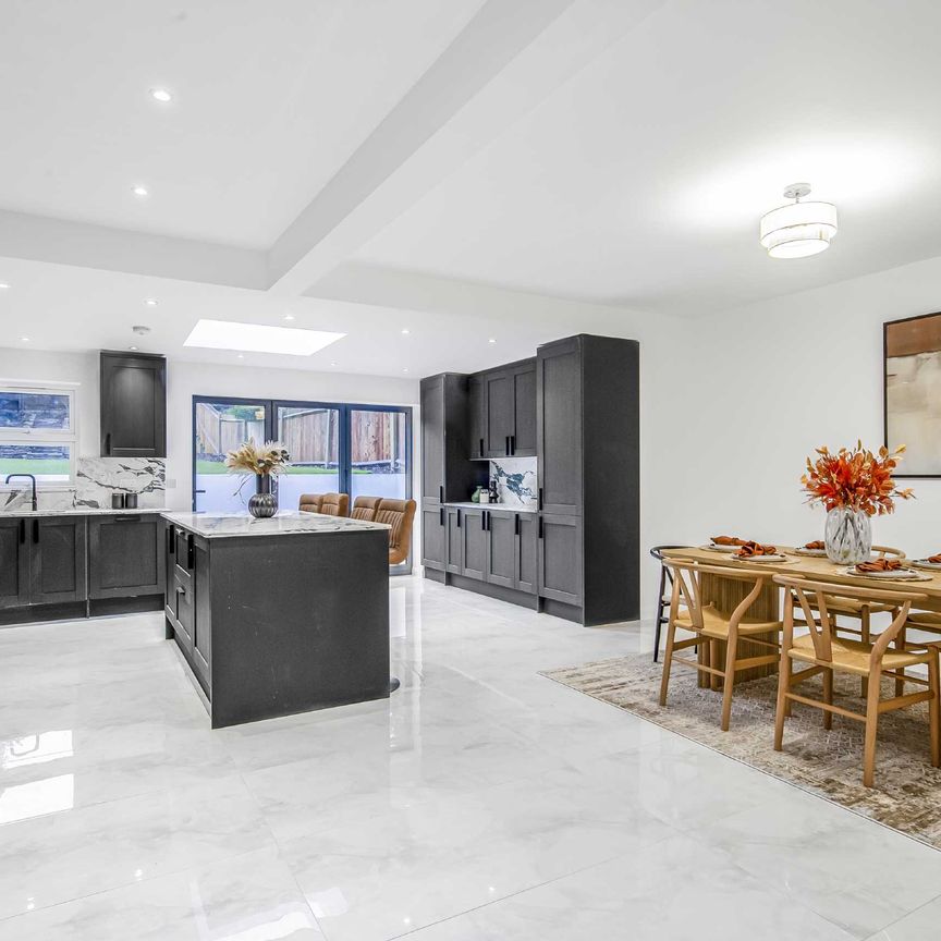 Baldry Gardens, Streatham Common, SW16, London - Photo 1