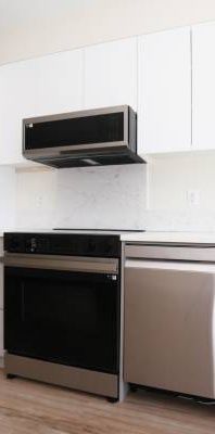 1 MONTH FREE! PET-FRIENDLY STUDIO APARTMENTS W/ AC @ RENFREW VILLAGE! - Photo 1