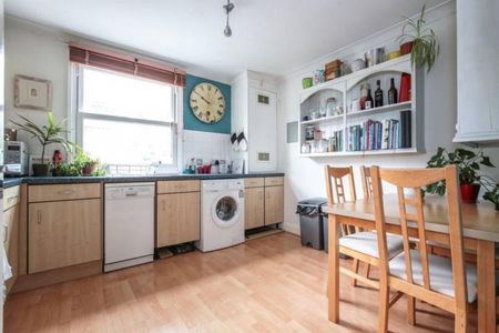 A bright and spacious two double bedroom property in Crouch End - Photo 4