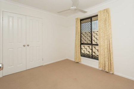 4-Bedroom Family Home in Eimeo - Photo 4