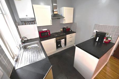 4 bedroom house to rent - Photo 2