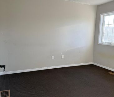 For Lease - 29 El Camino Way, Brampton, Ontario - Photo 2