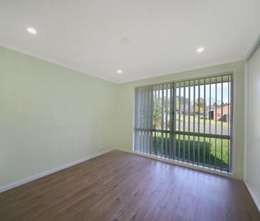 THREE BEDROOM FAMILY HOME !!! - Photo 1