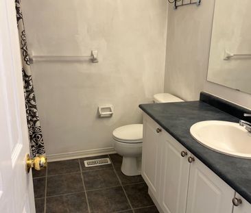 For Lease - 7 Settler's Court, Whitby, Ontario - Photo 1