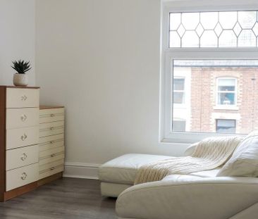 3 bedroom semi-detached house to rent - Photo 3