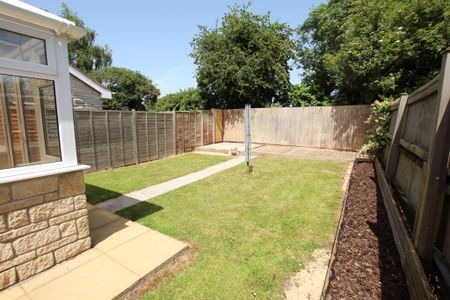 2 bedroom bungalow to rent - Photo 2