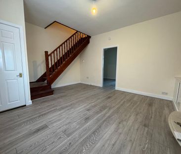 2 bedroom end of terrace house to rent - Photo 5