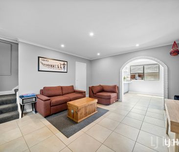 Split Level 2 Bedroom Townhouse in Central Queanbeyan - Photo 5