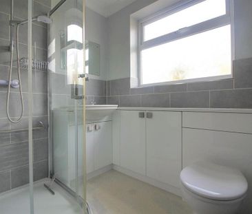 3 bedroom detached bungalow to rent - Photo 4