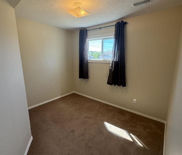 KOEHN RESIDENCE - LOWER - Photo 5