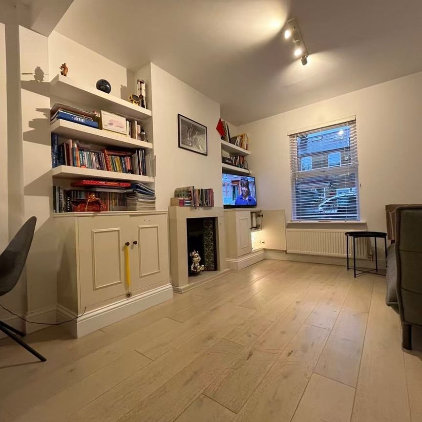 4 Bed Terraced House, Newton Road, SW19 - Photo 1